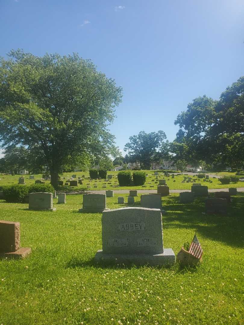 Earl S. Abbey's grave. Photo 2