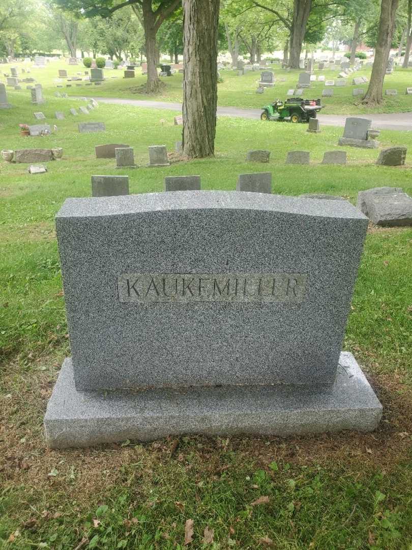 Nicolena Kaukemiller's grave. Photo 4