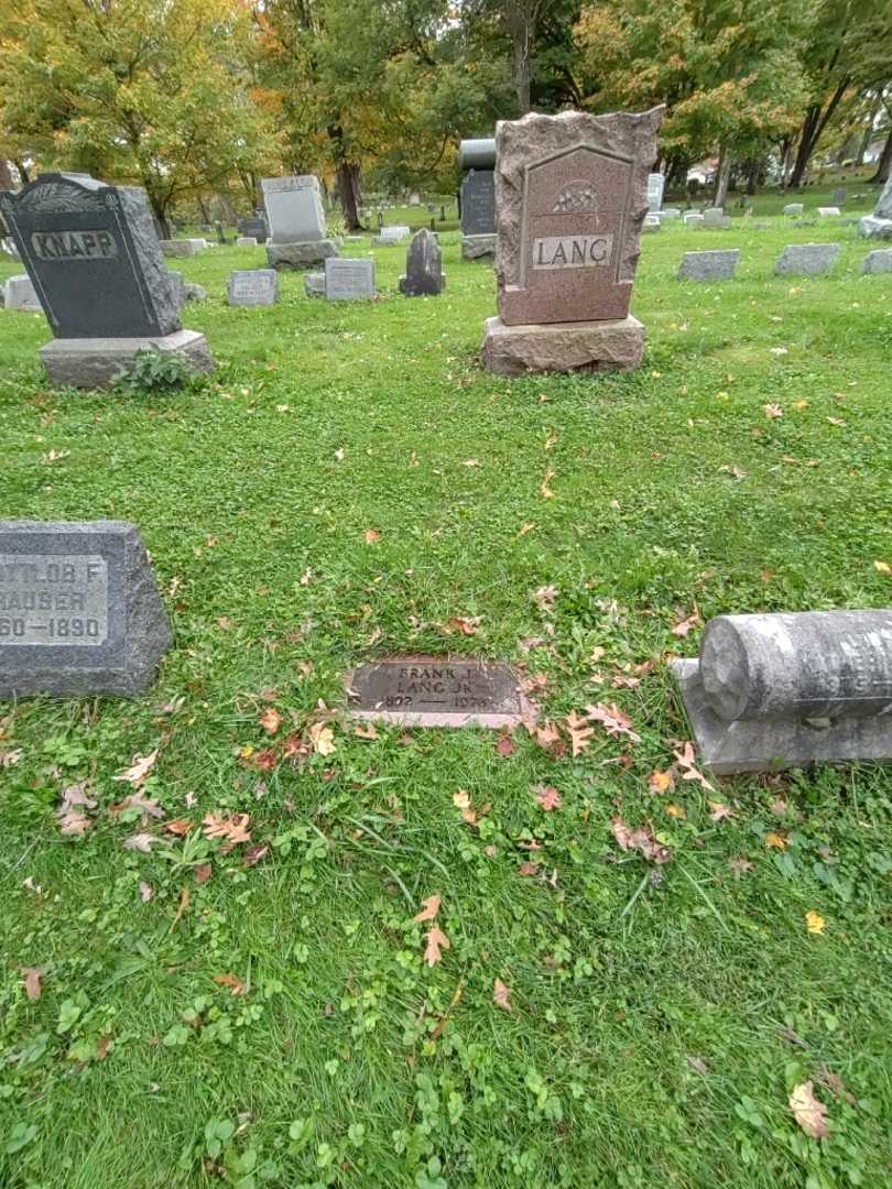 Frank J. Lang Junior's grave. Photo 1