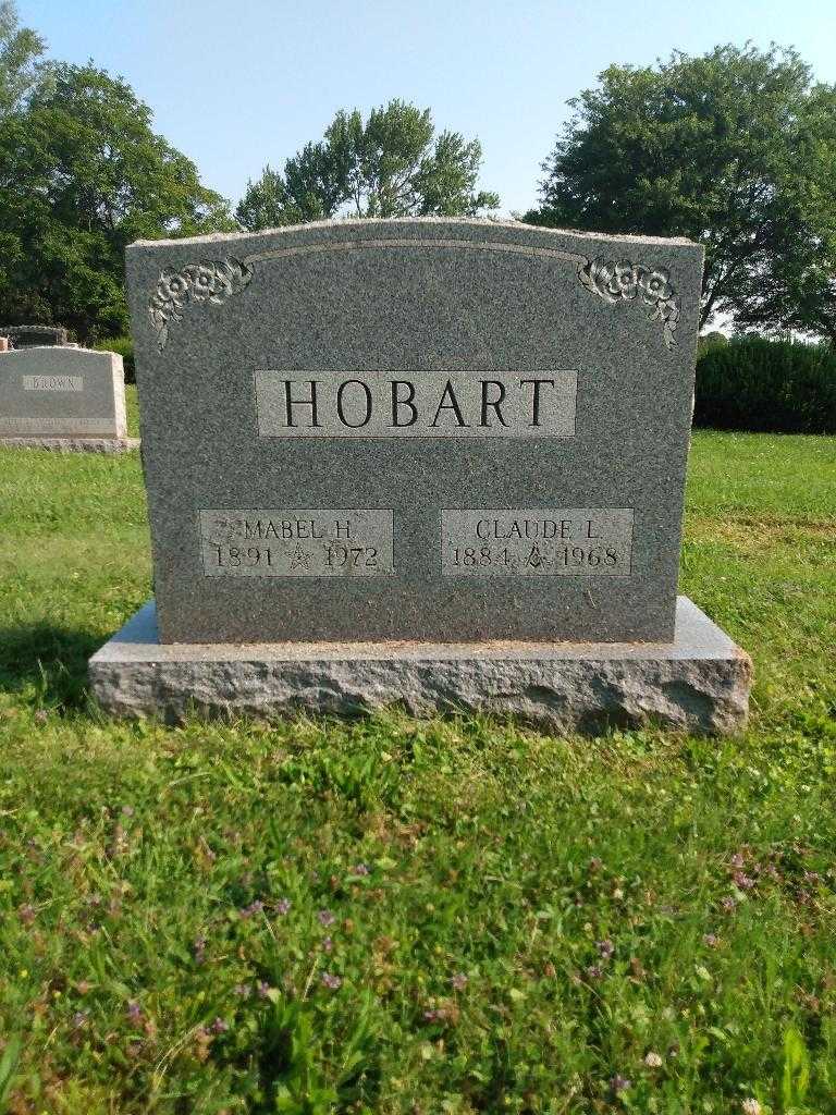 Claude L. Hobart's grave. Photo 2