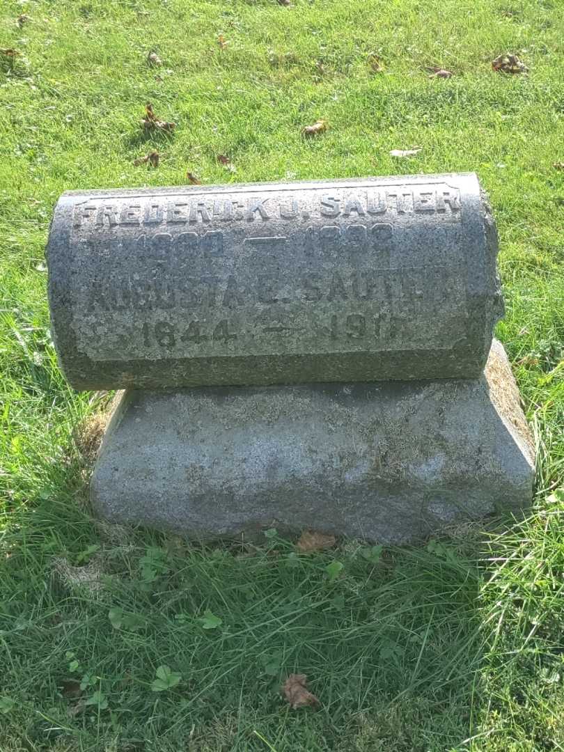 Augusta E. Sauter's grave. Photo 3