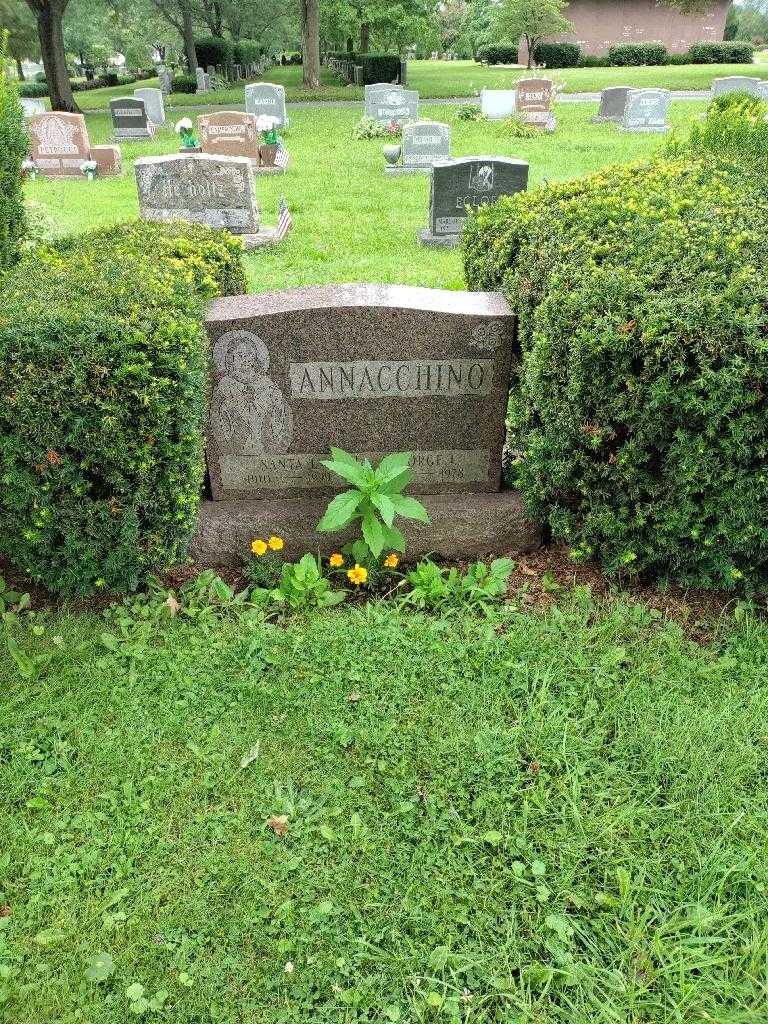 George L. Annacchino's grave. Photo 1