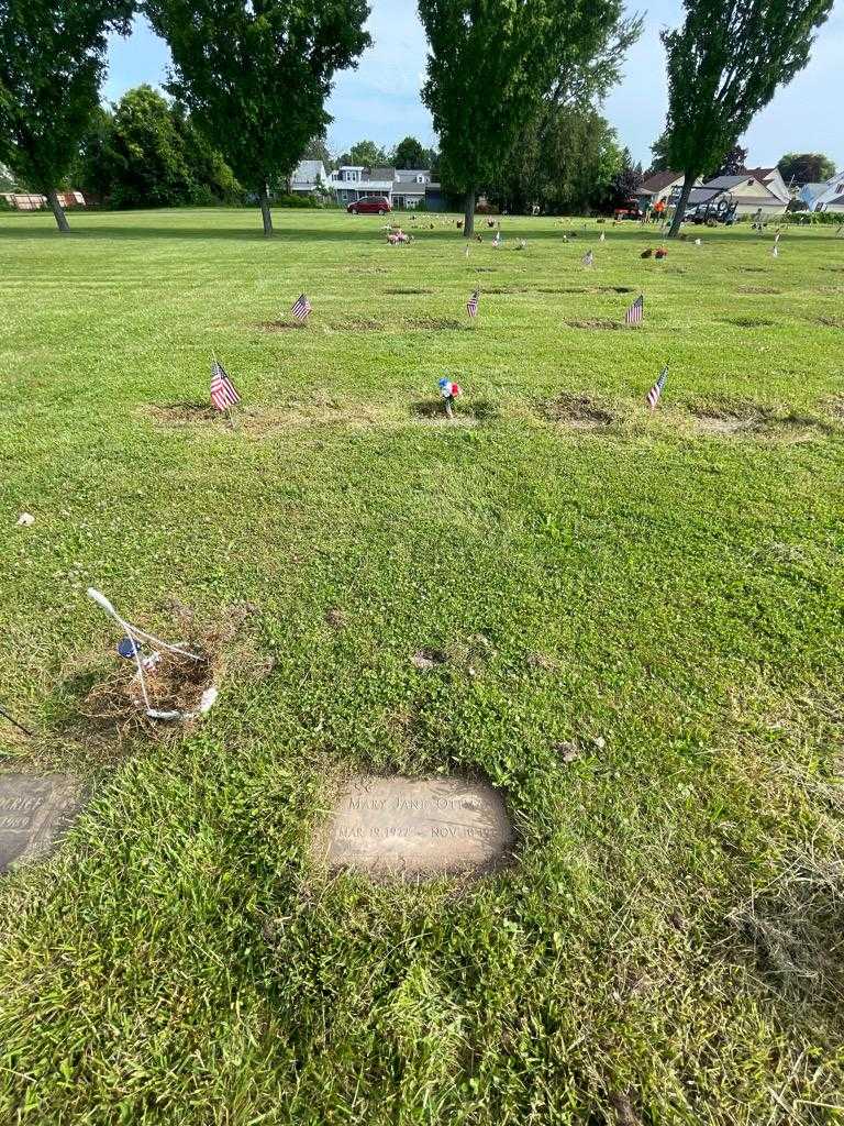 Mary Jane Ottman's grave. Photo 1