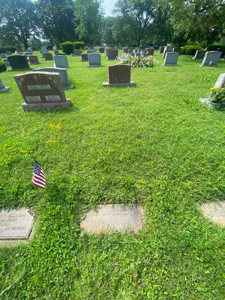 Anna Mae Loatwell's grave. Photo 1