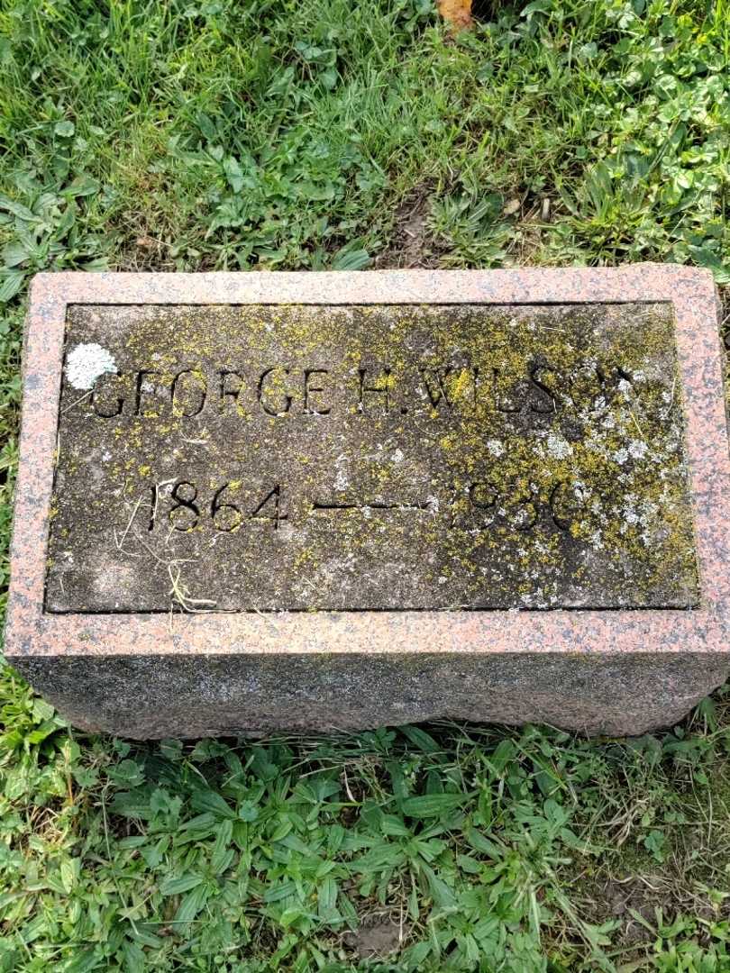 William H. Wilson's grave. Photo 1