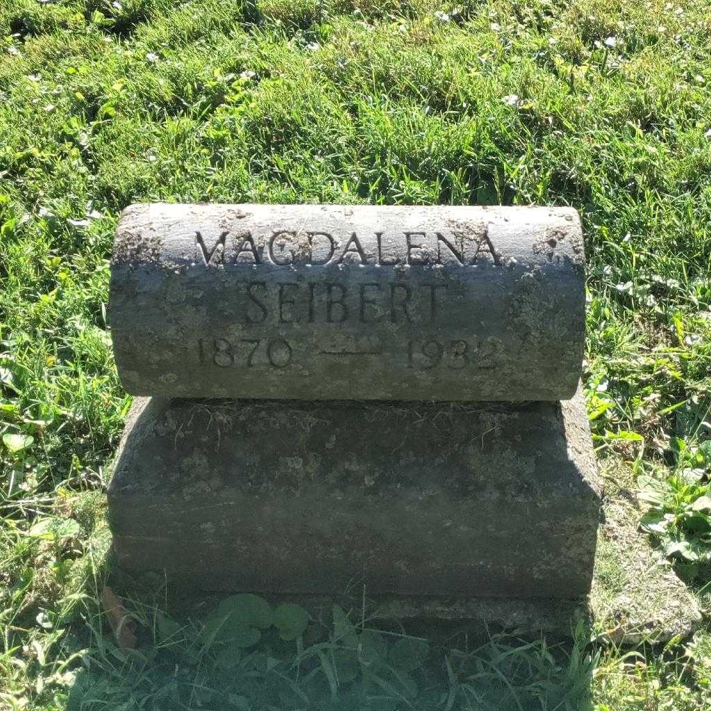 Magdalena Seibert's grave. Photo 3