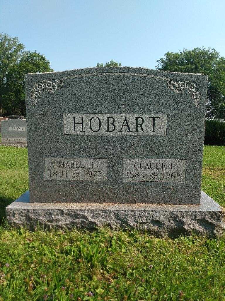 Claude L. Hobart's grave. Photo 3