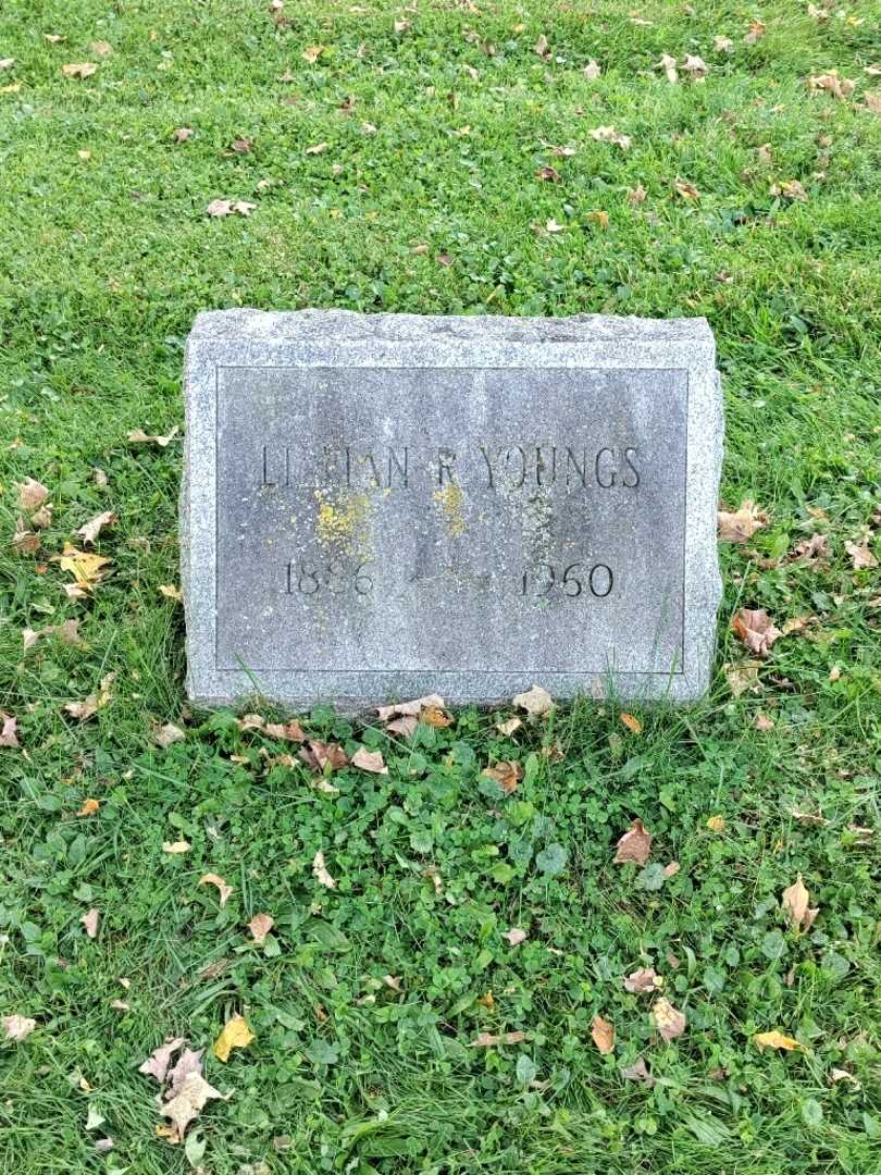 Lillian R. Youngs's grave. Photo 2