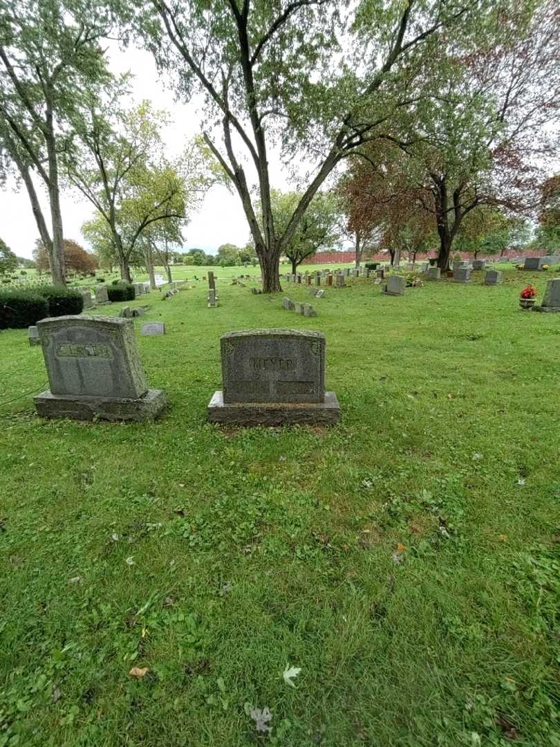 Florence Meyer Balz's grave. Photo 2