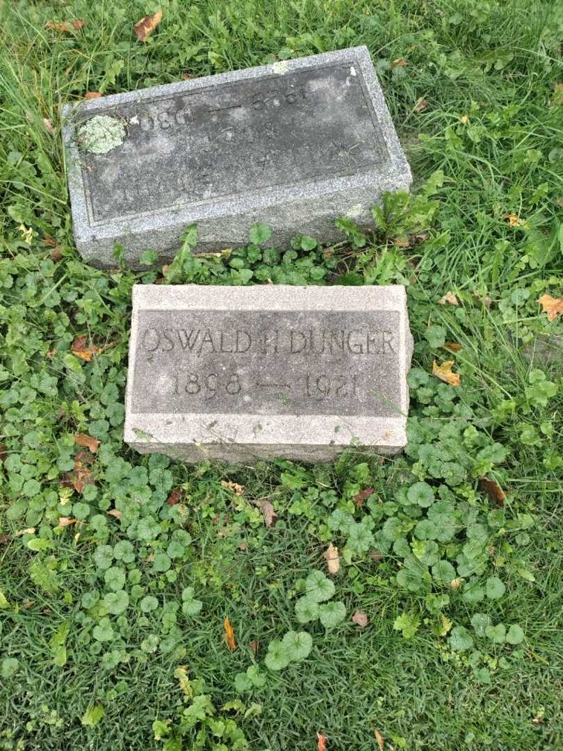 Oswald H. Dunger's grave. Photo 2
