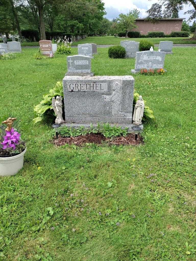 Leonard F. Grethel's grave. Photo 1