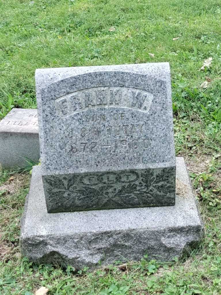 Frank W. Tutay's grave. Photo 3