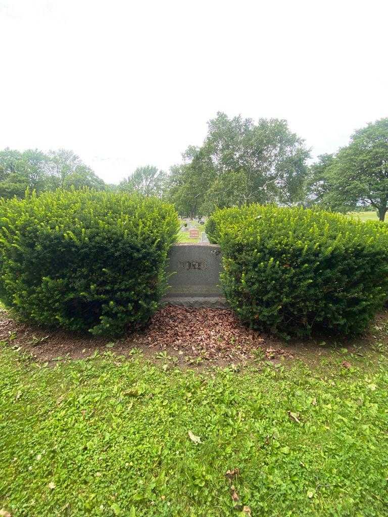 Carrie M. Beebe's grave. Photo 1