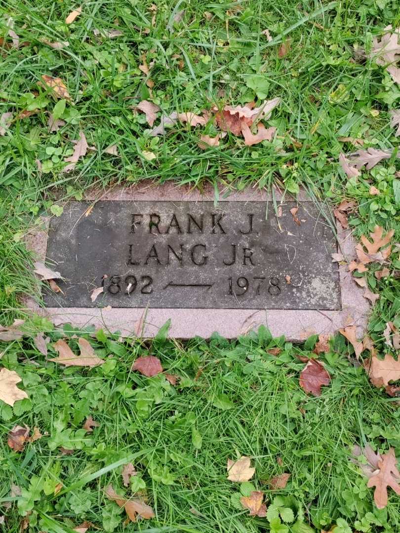 Frank J. Lang Junior's grave. Photo 3