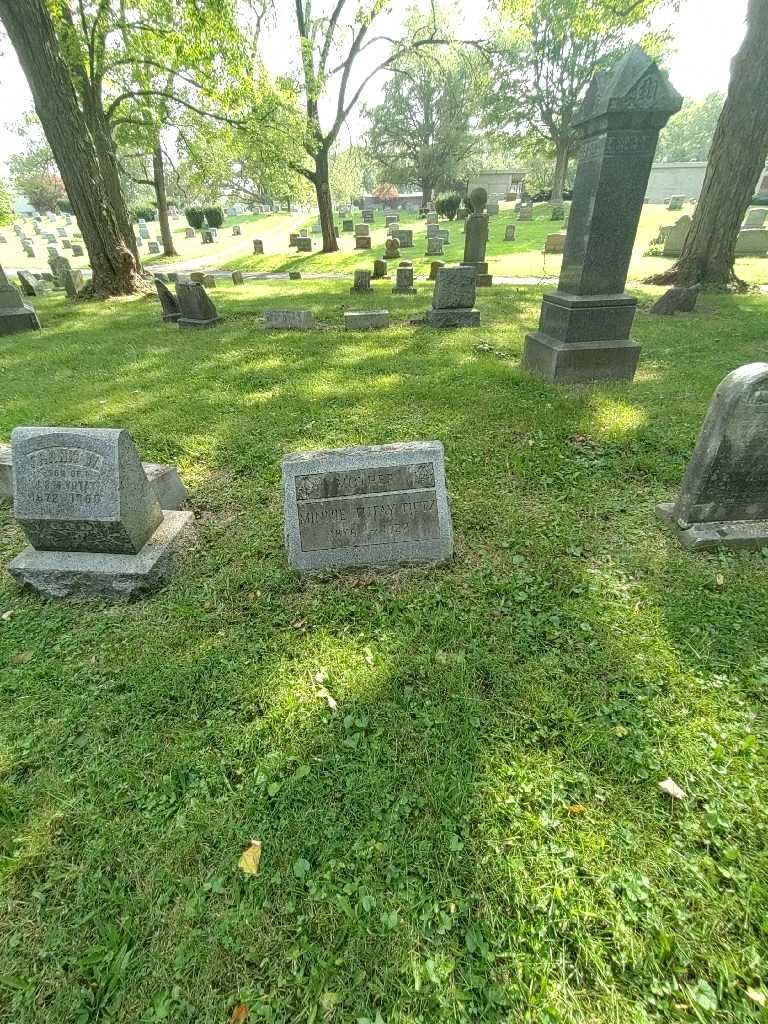 Minnie Tutay Tietz's grave. Photo 1