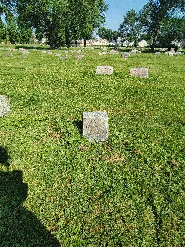 Ronald L. Graves's grave. Photo 1