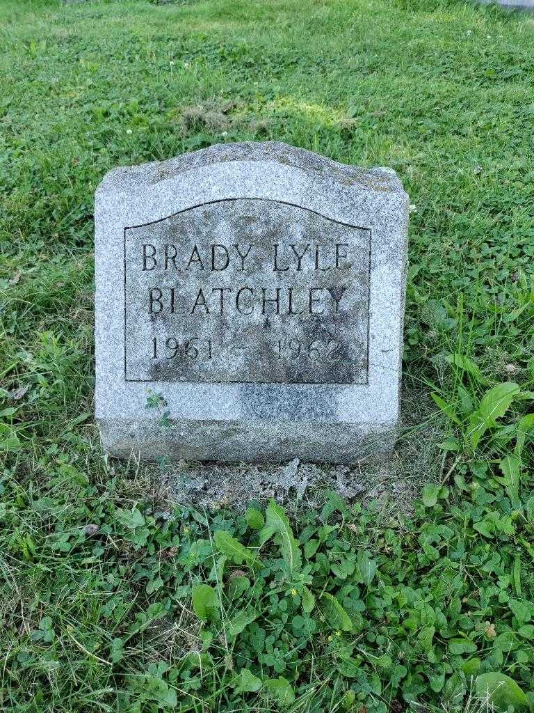 Brady Lyle Blatchley's grave. Photo 2