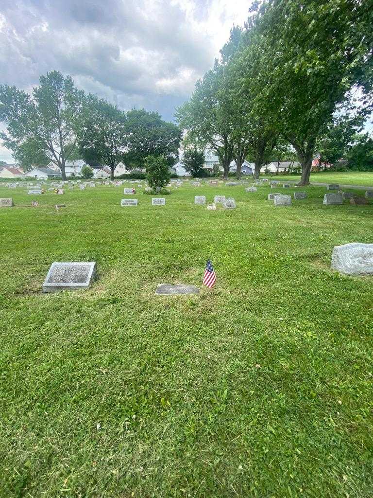 Edward Gabriel's grave. Photo 1