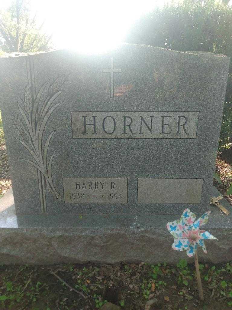 Harry R. Horner's grave. Photo 3