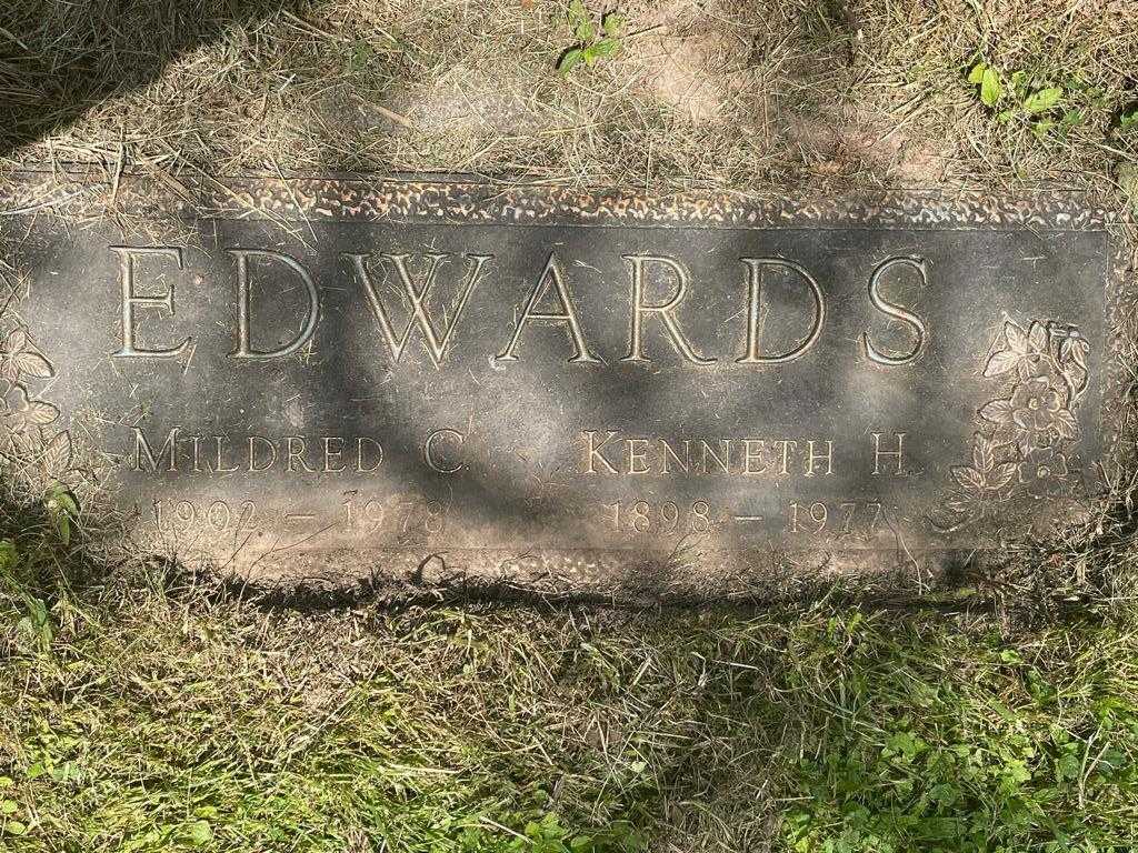 Mildred C. Edwards's grave. Photo 3