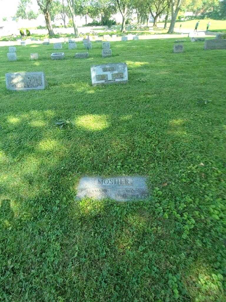 Emma Mosher's grave. Photo 1