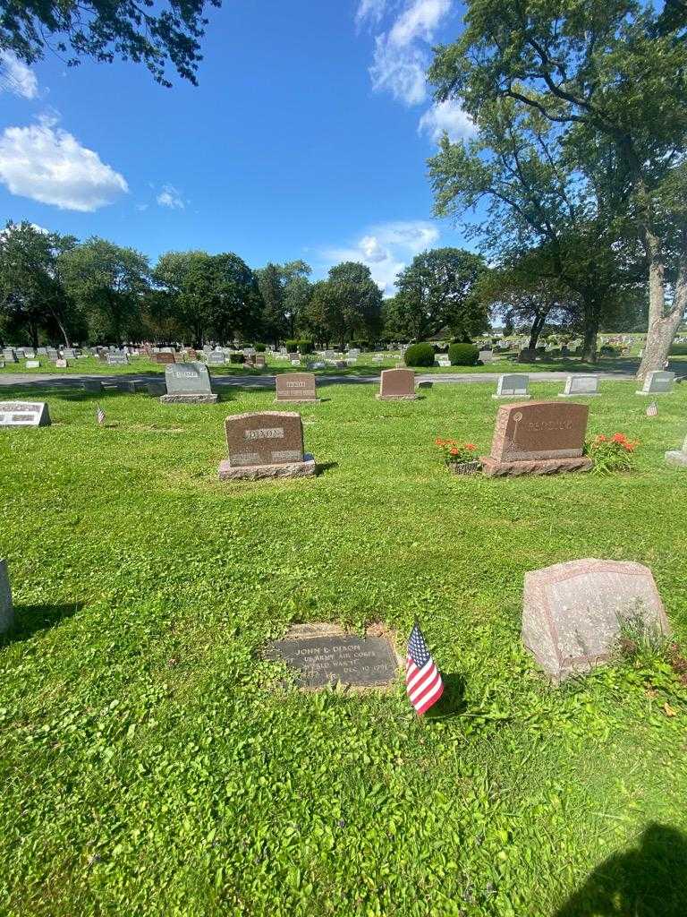 John L. Dixon's grave. Photo 1