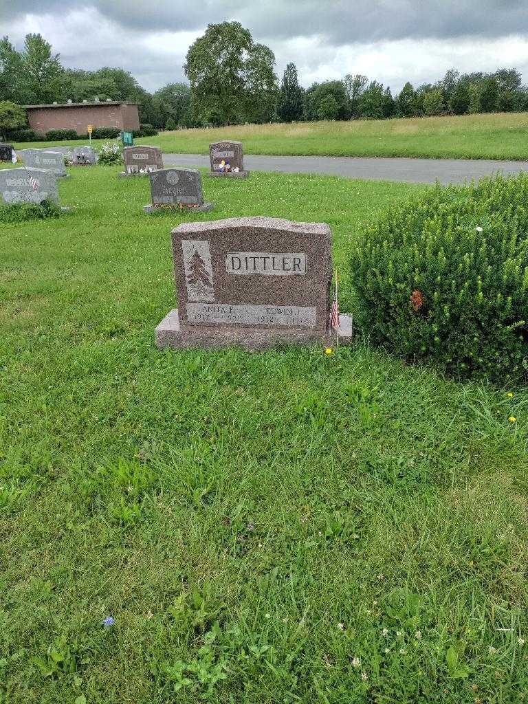 Edwin J. Dittler's grave. Photo 1