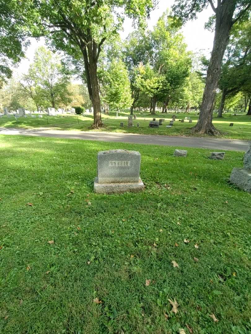 Ellen Tyrell's grave. Photo 1