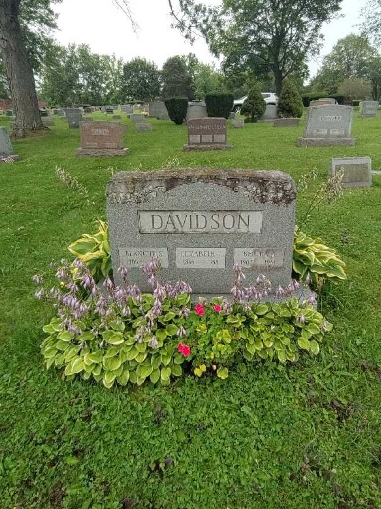 Bertha A. Davidson's grave. Photo 3