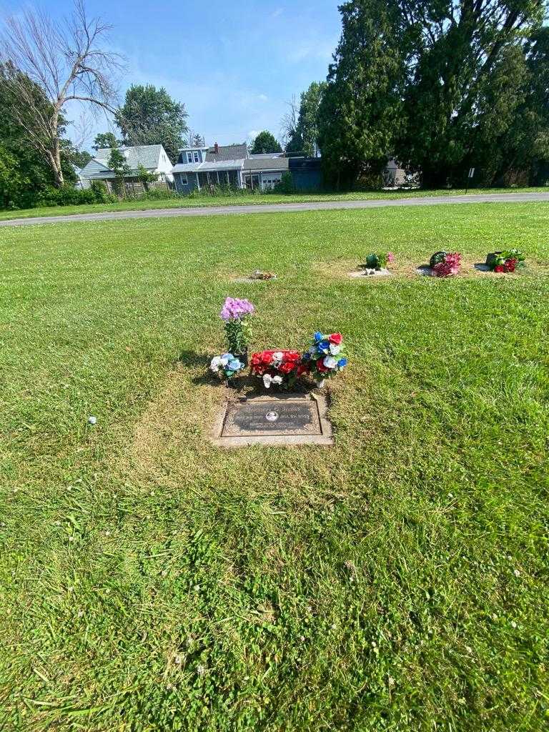 Harriett G. James's grave. Photo 1