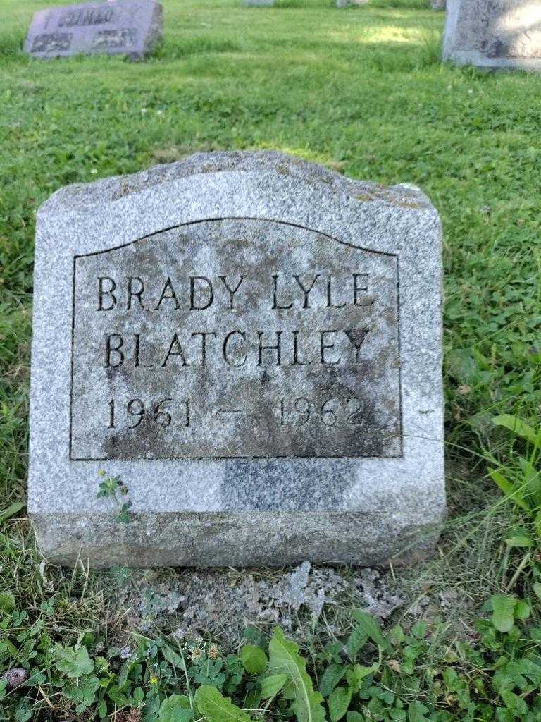 Brady Lyle Blatchley's grave. Photo 3
