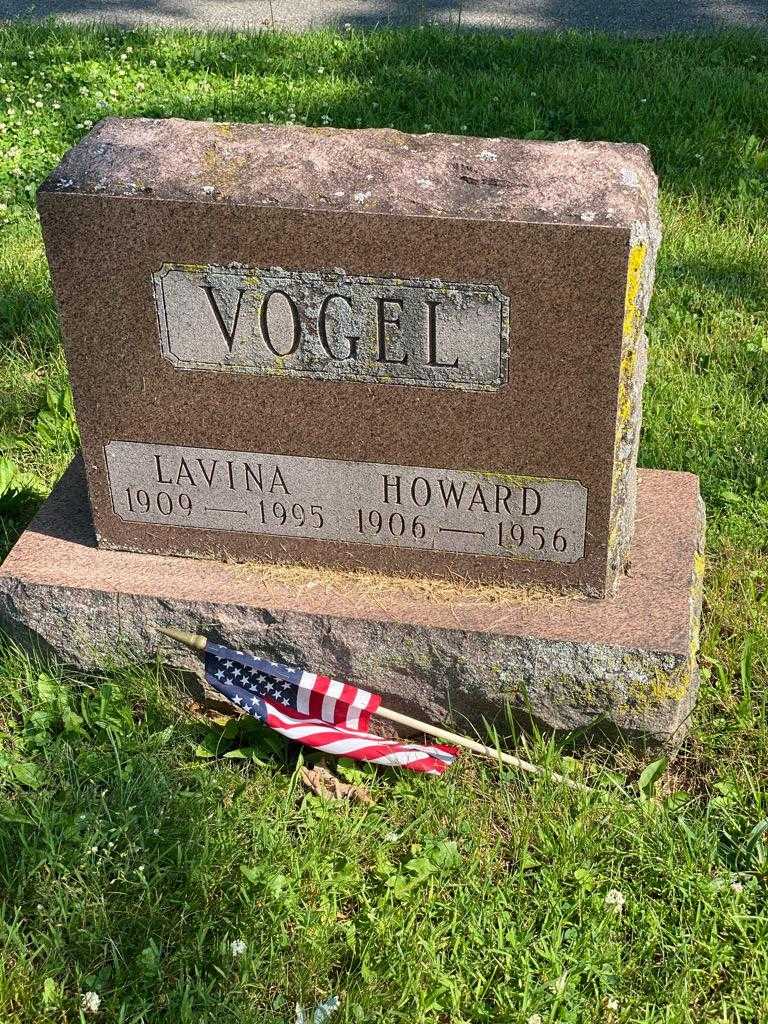 Lavina Vogel's grave. Photo 3