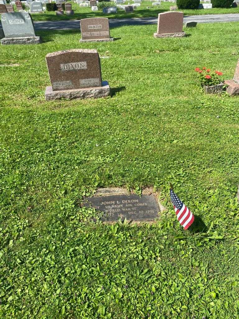 John L. Dixon's grave. Photo 2