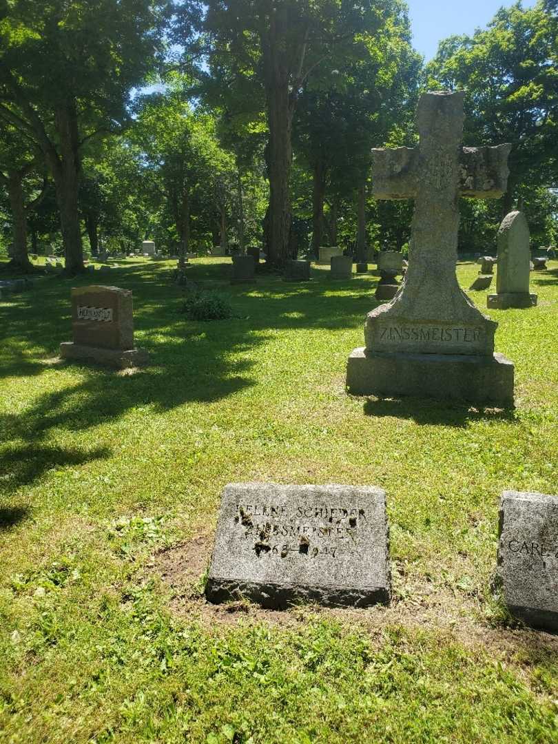 Helene Zinssmeister Schieder's grave. Photo 1