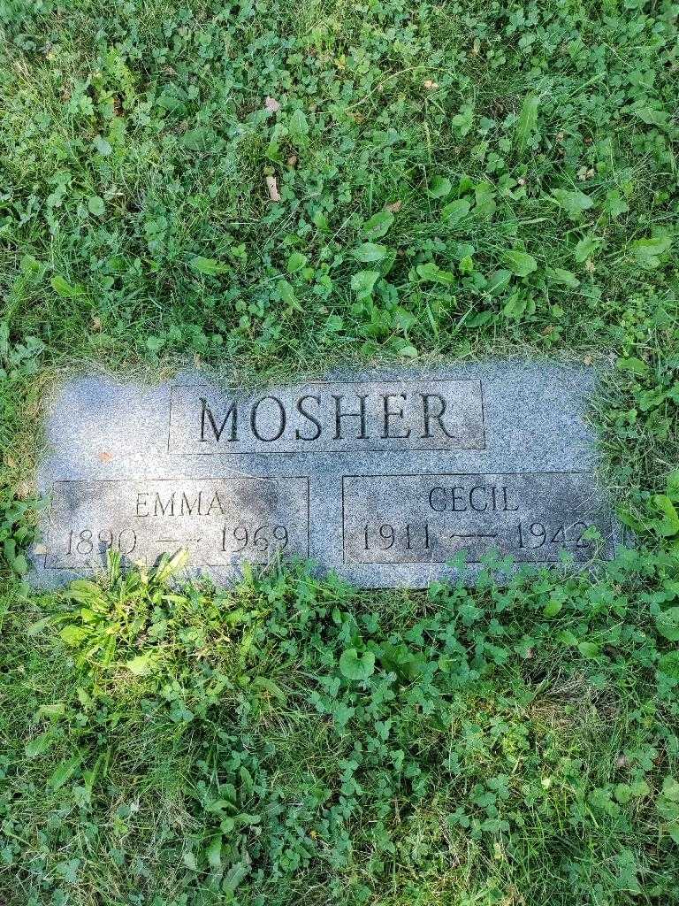 Emma Mosher's grave. Photo 2