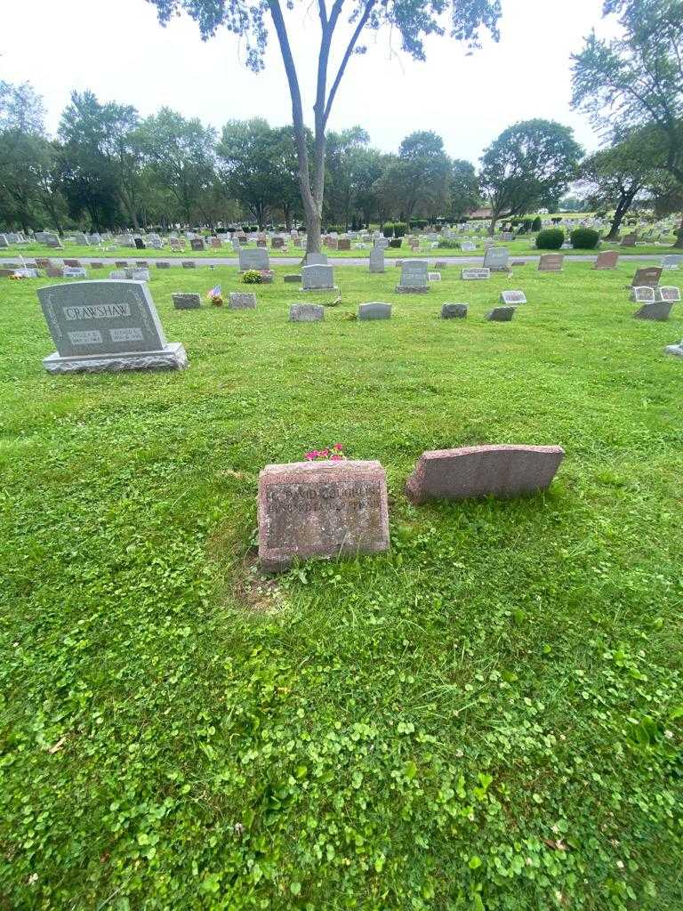 Maralyn Jane Coughlin's grave. Photo 1