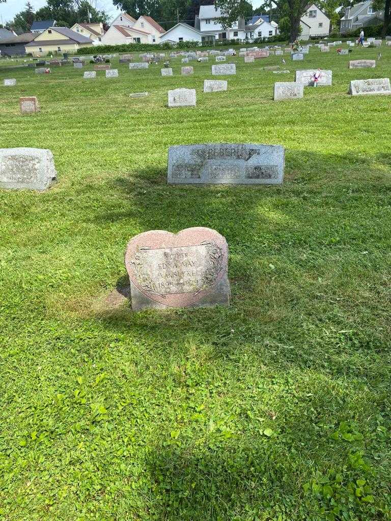 Edna May VanSlyke's grave. Photo 2