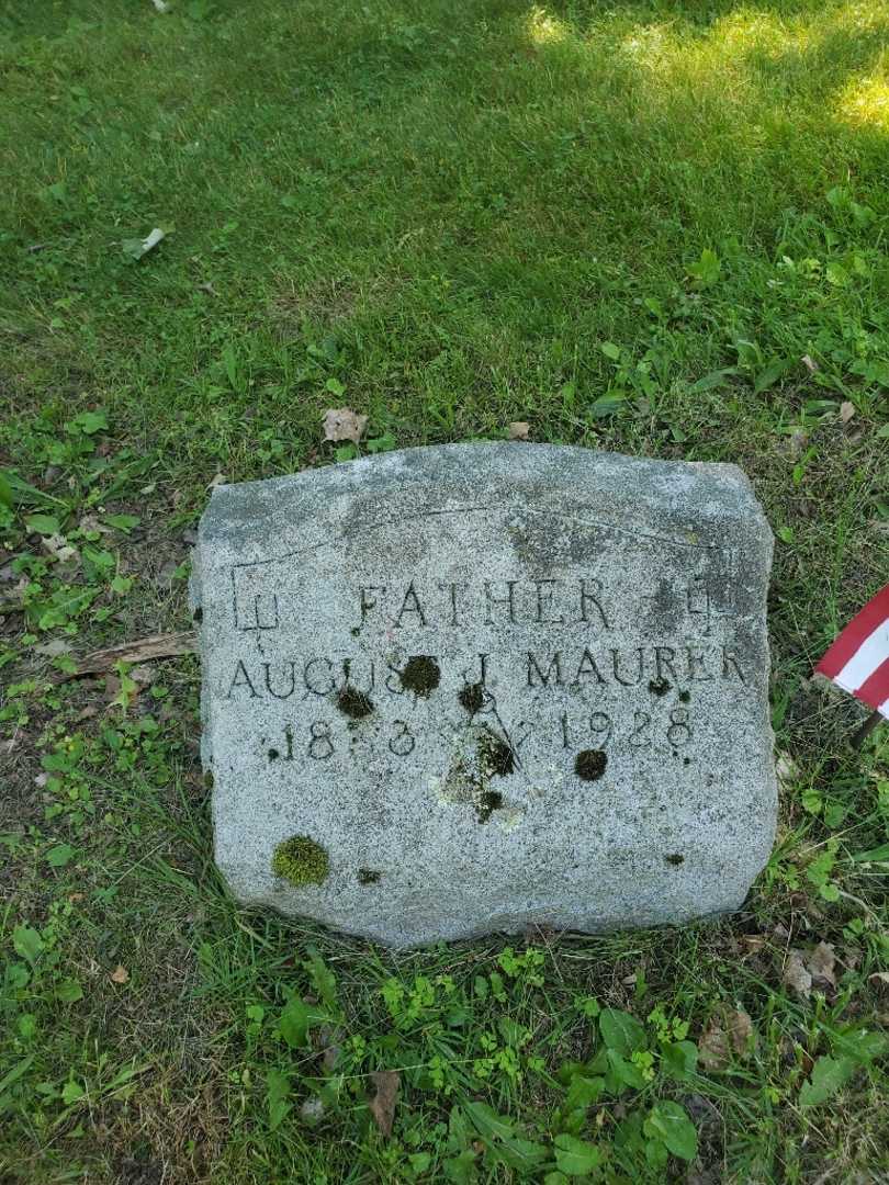 August J. Maurer's grave. Photo 3