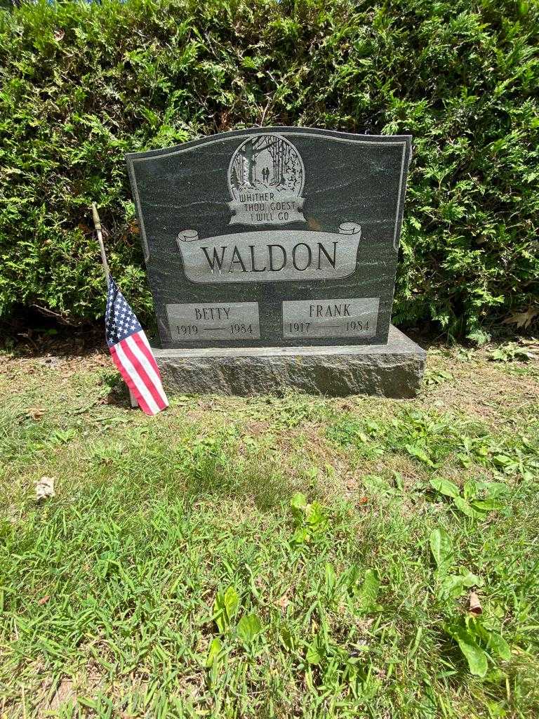 Betty Waldon's grave. Photo 1