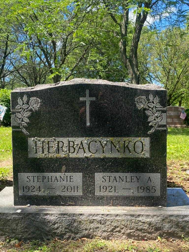 Stanley A. Herbacynko's grave. Photo 3
