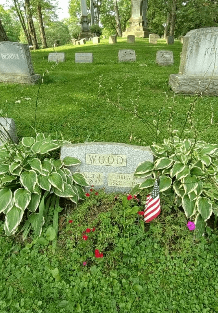 Orla M. Wood's grave. Photo 3