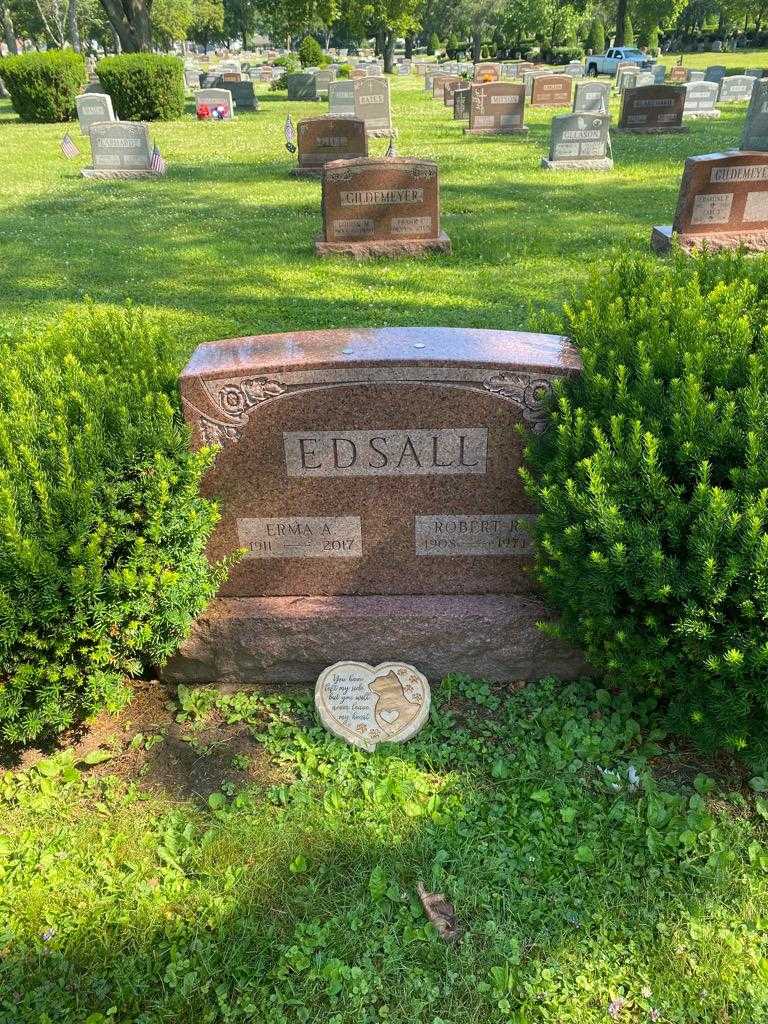 Erma A. Edsall's grave. Photo 2