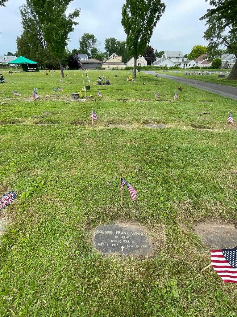 Roland Frank Liquory's grave. Photo 1