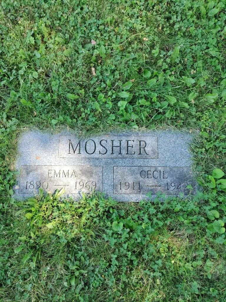 Cecil Mosher's grave. Photo 3