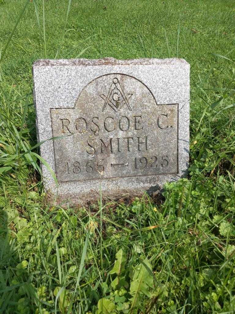 Roscoe C. Smith's grave. Photo 2