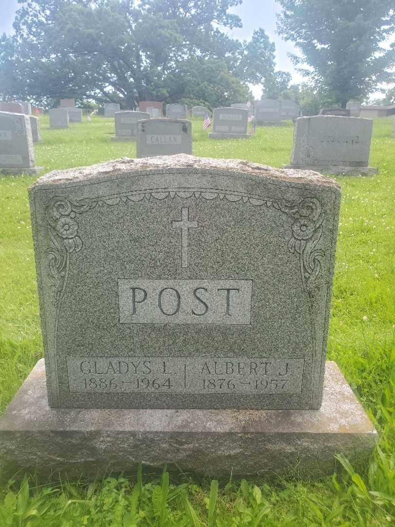 Albert J. Post's grave. Photo 3