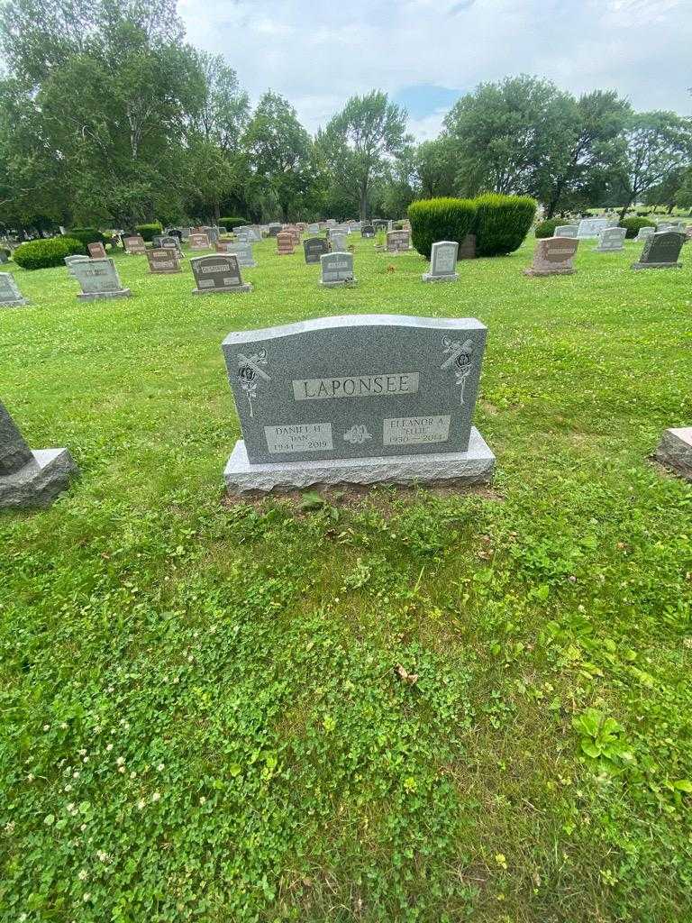 Daniel H. "Dan" Laponsee's grave. Photo 1