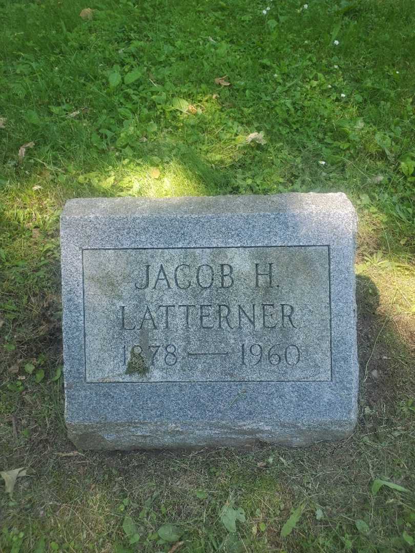 Jacob H. Latterner's grave. Photo 3