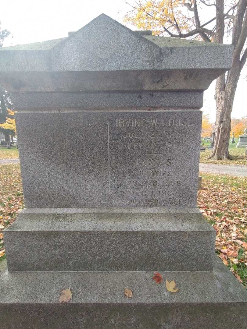 Irving W. House's grave. Photo 3