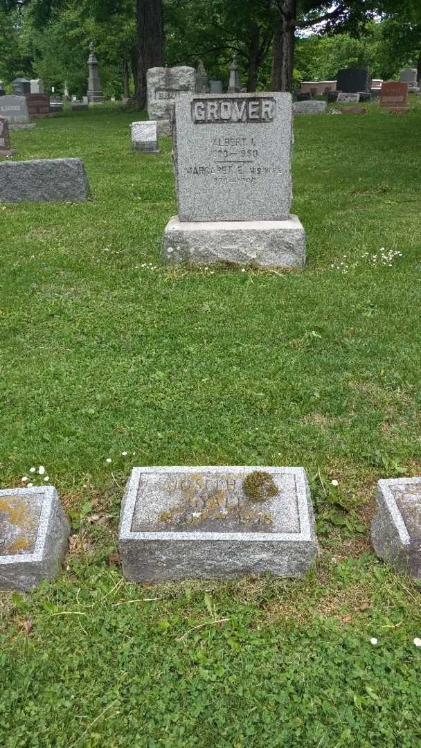 Joseph A. Gyatt's grave. Photo 1